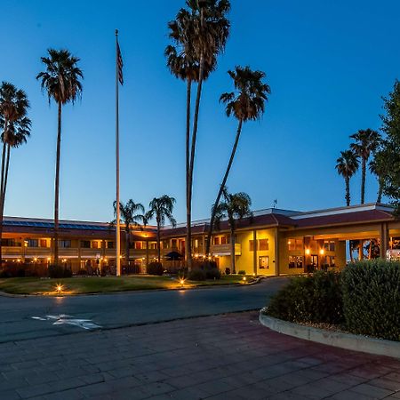 Best Western Apricot Inn Chaney Ranch Ngoại thất bức ảnh