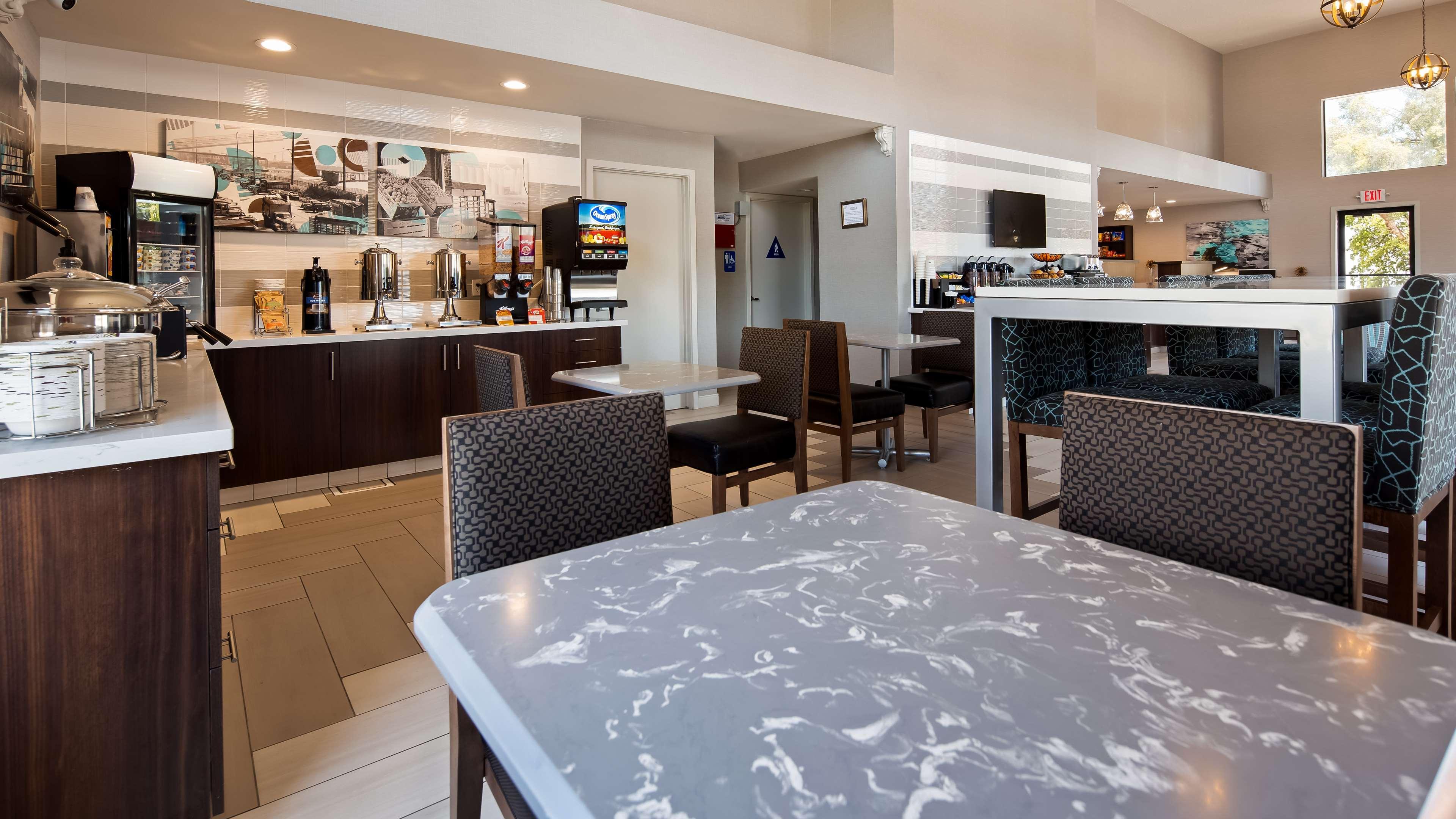 Best Western Apricot Inn Chaney Ranch Ngoại thất bức ảnh